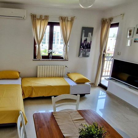 Apartments Villa Alba II Poreč Oda fotoğraf
